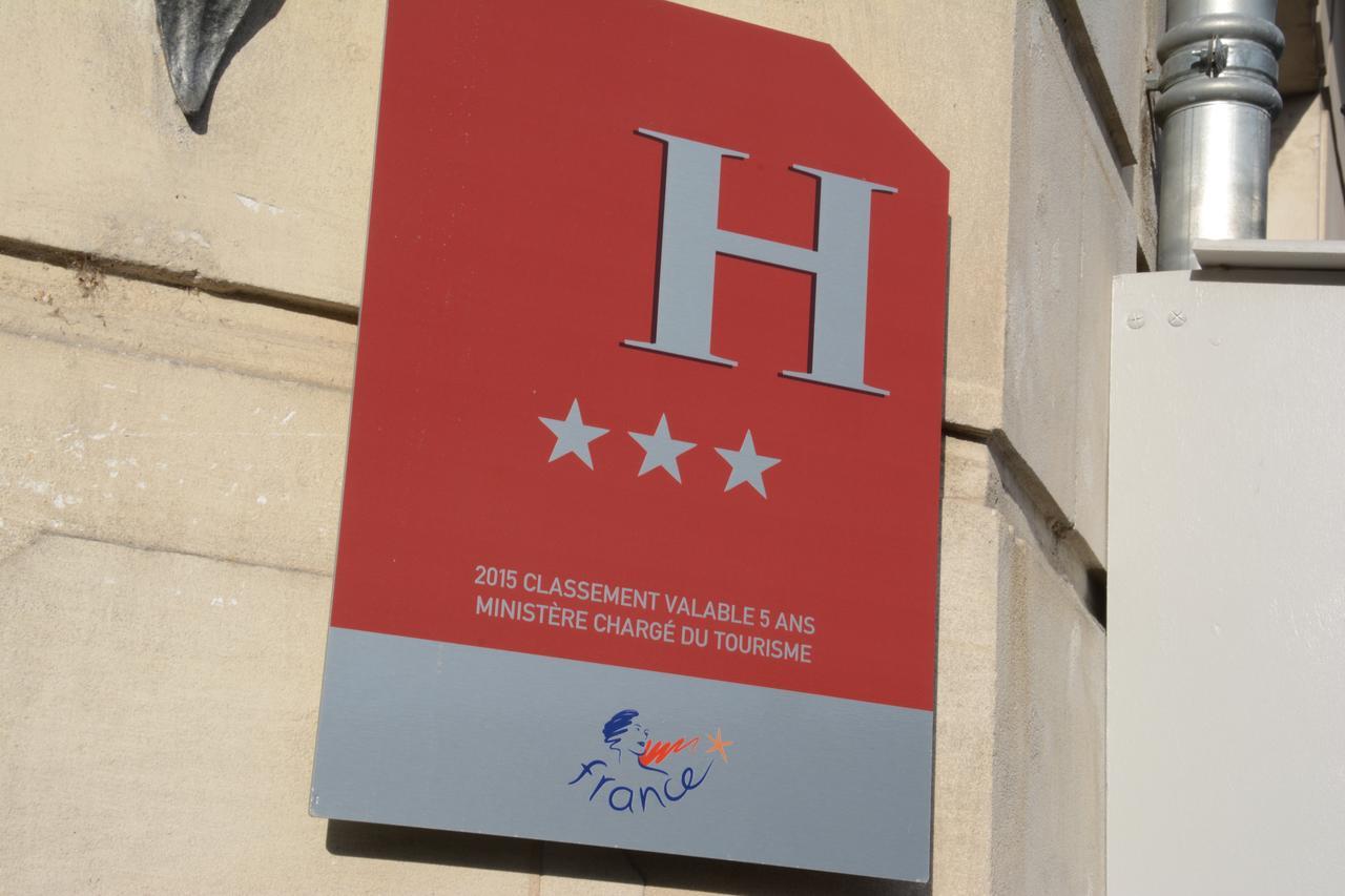 Hotel Souvenirs De Familles Saintes Exterior photo
